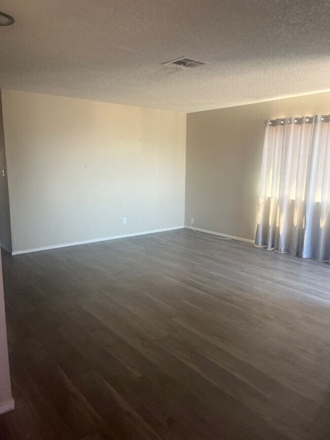 Building Photo - 2305 Exeter Dr