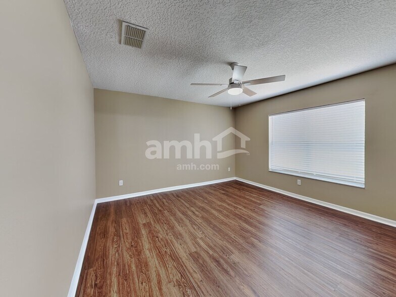 Building Photo - 1907 Seatonham St