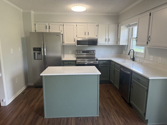 Building Photo - 2 Bedroom Home In Stokesdale - Northwest School District!