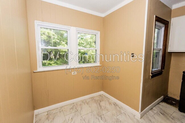 Building Photo - 1148 E 176th St