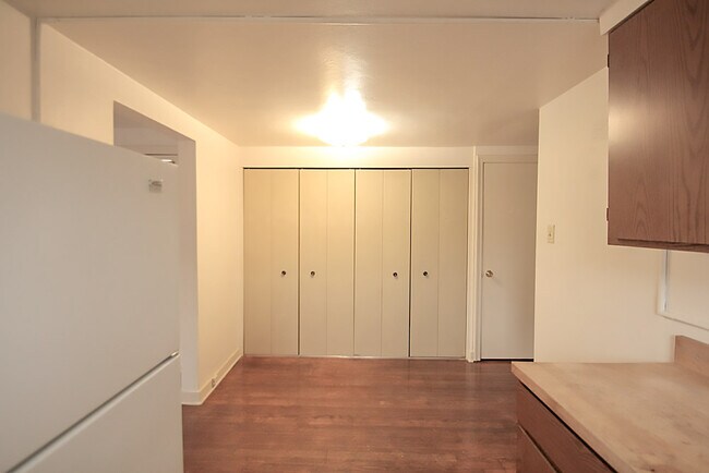 Building Photo - 1211 S. Braddock