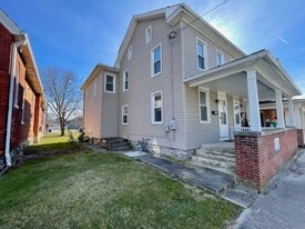 Building Photo - 406 Main St