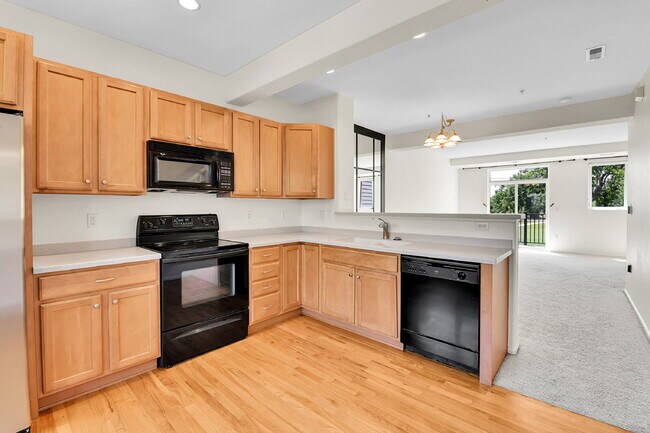 Building Photo - $2,300.00 - 2 Beds, 2 Baths, Condo in Littleton with Fireplace and Balcony!