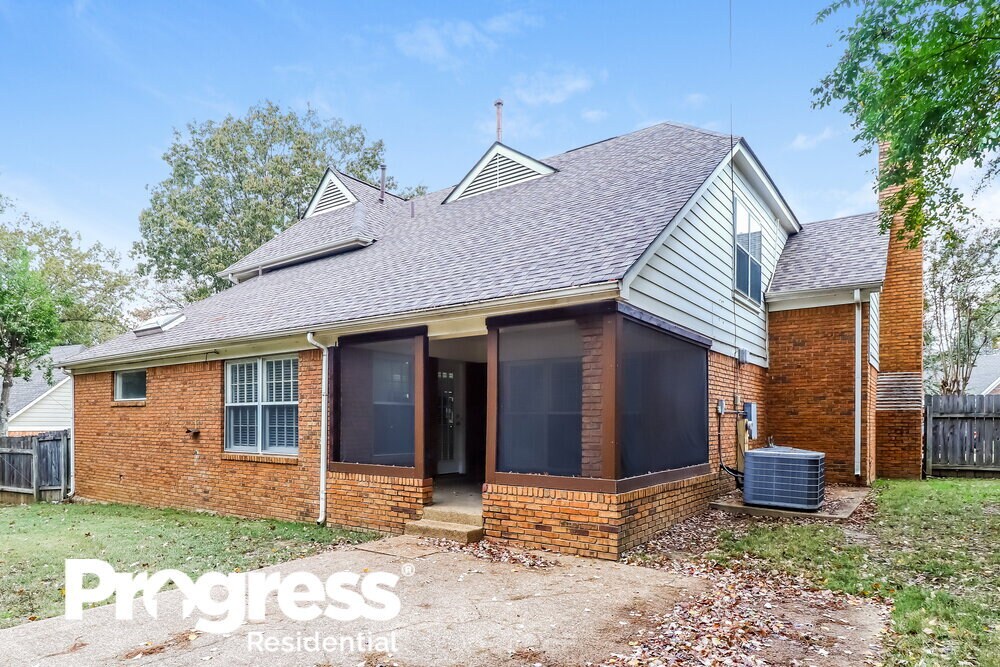 Building Photo - 237 Richards Way Dr