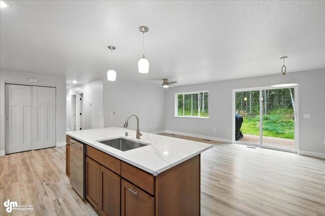 Building Photo - New & Upgraded 4BD Home!