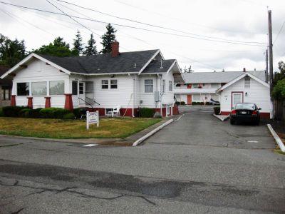 Primary Photo - 2622 Birchwood Ave