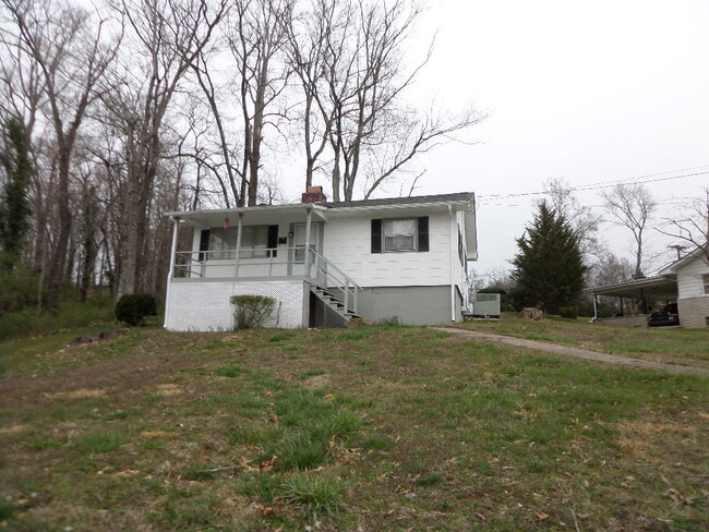 Building Photo - 102 Utah Ave