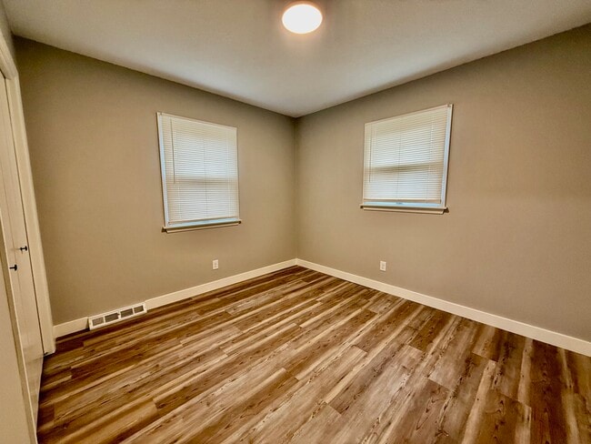 Building Photo - 1710 Carriage Hill Dr