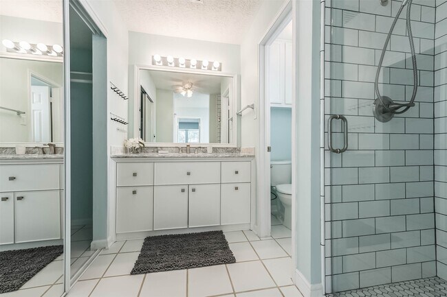 Building Photo - 14403 Little Willow Walk