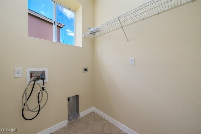 Building Photo - 9745 Roundstone Cir