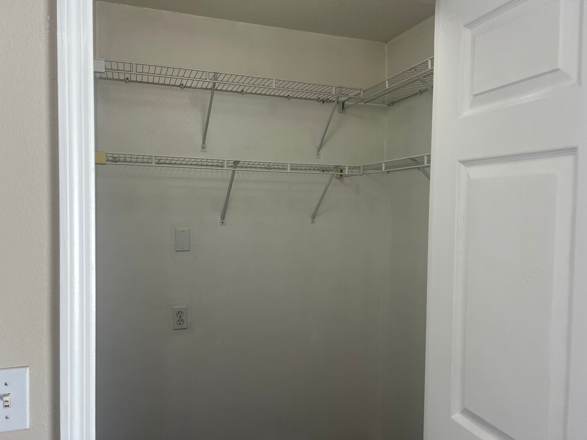 Building Photo - 2035 Fluorshire Dr
