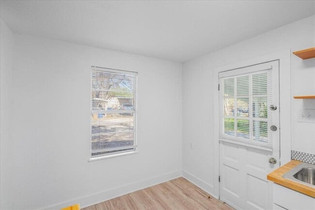 Building Photo - 3207 Burleson Rd