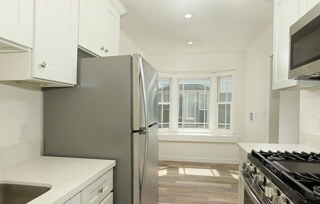 Building Photo - 1004 W Clark Ave