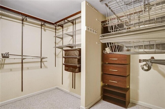 Building Photo - 510 Jacaranda Ct