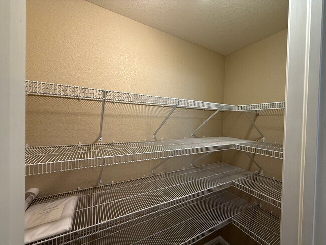 Building Photo - Modern 3-Bedroom Home with Stylish Upgrades