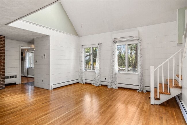 Building Photo - 306 Grove St