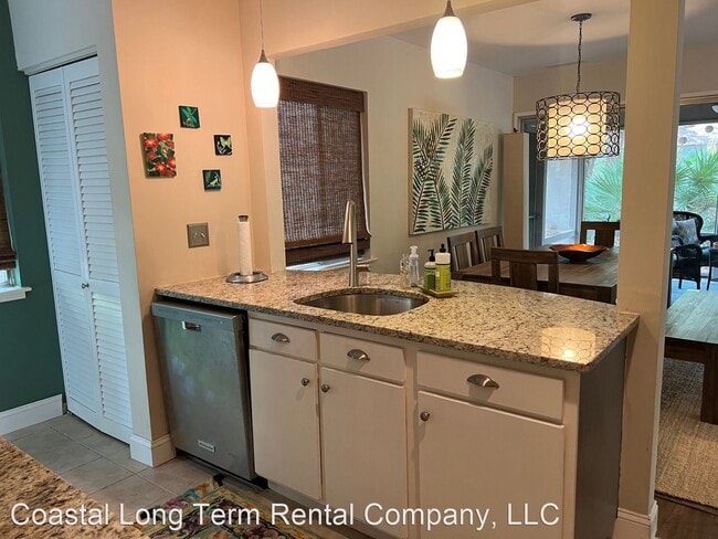 Building Photo - 2 br, 2 bath House - 4 Pender Lane