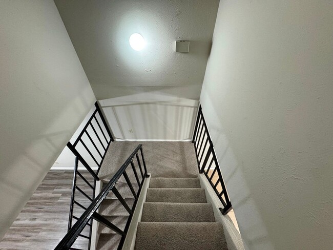 Building Photo - Great Condo for lease in North Austin!