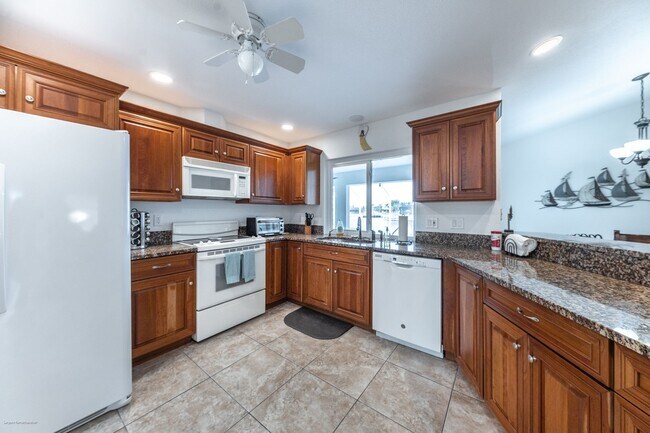 Building Photo - 2572 Brazilia Ct