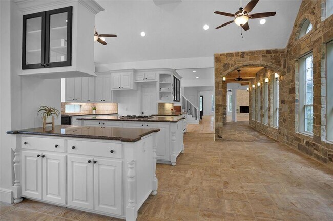 Building Photo - 36922 High Chaparral