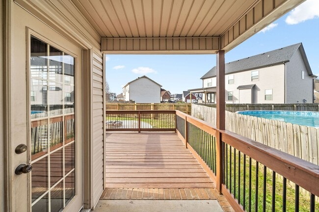 Building Photo - Pet Friendly Three Bedroom with Bonus!