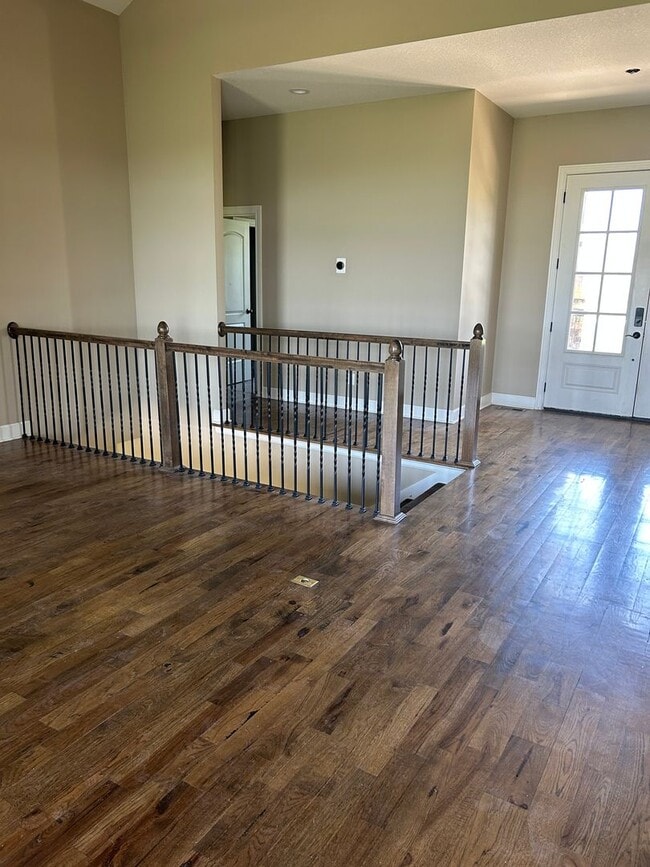 Building Photo - 4 bedroom house with a beautiful view!! **...