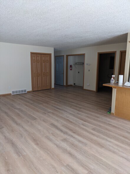 Building Photo - 582 Center Point Ct NW