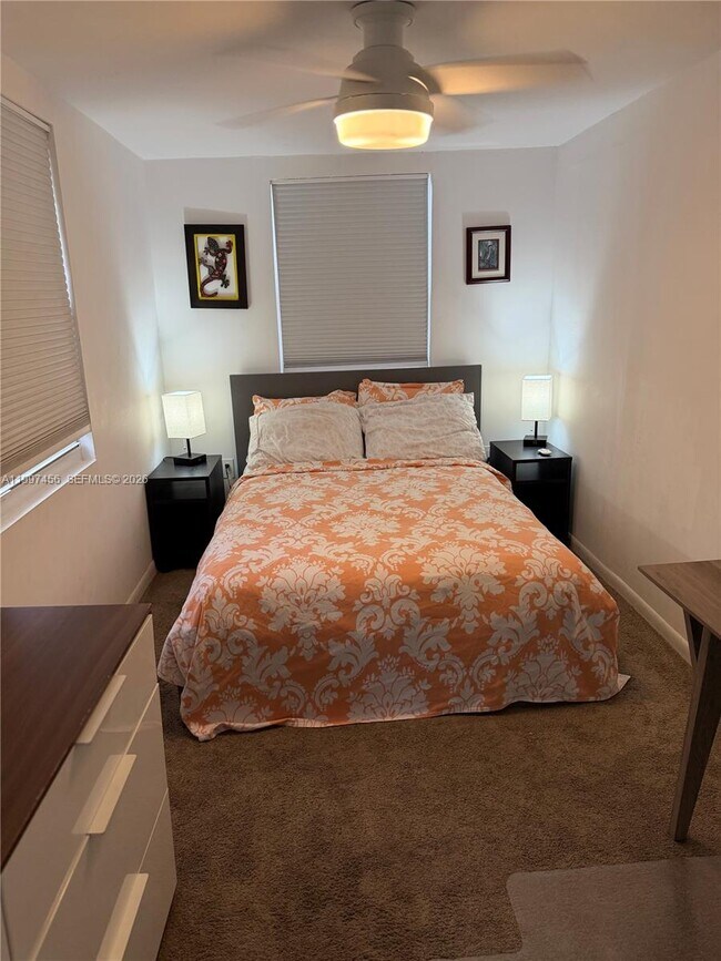 Building Photo - 2160 SW 17th St