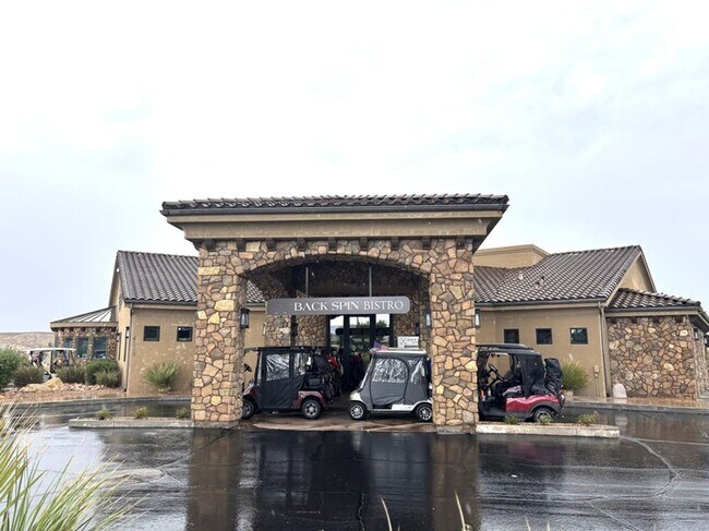 Building Photo - 1546 Morane Manor Dr