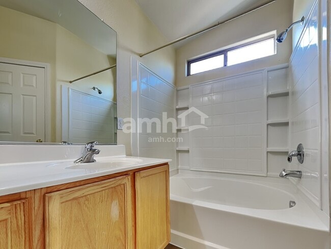 Building Photo - 6345 Hamilton Grove Ave