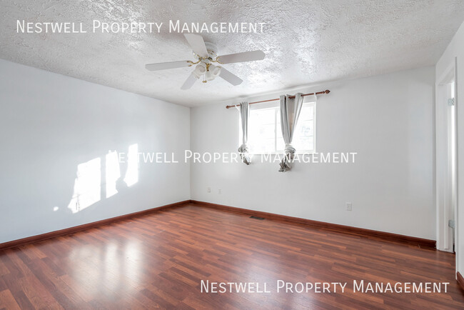 Building Photo - 3462 Greenhills Dr