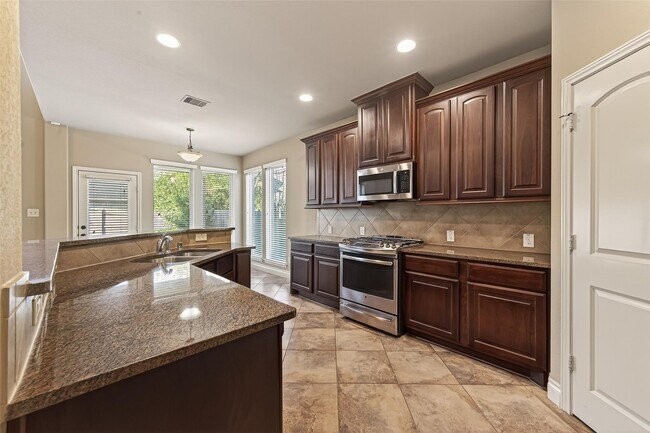 Building Photo - 16810 Whighams Pl