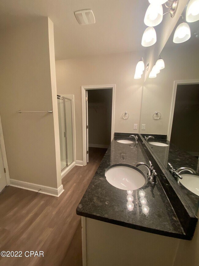 Building Photo - 131 N Shoreview Dr.