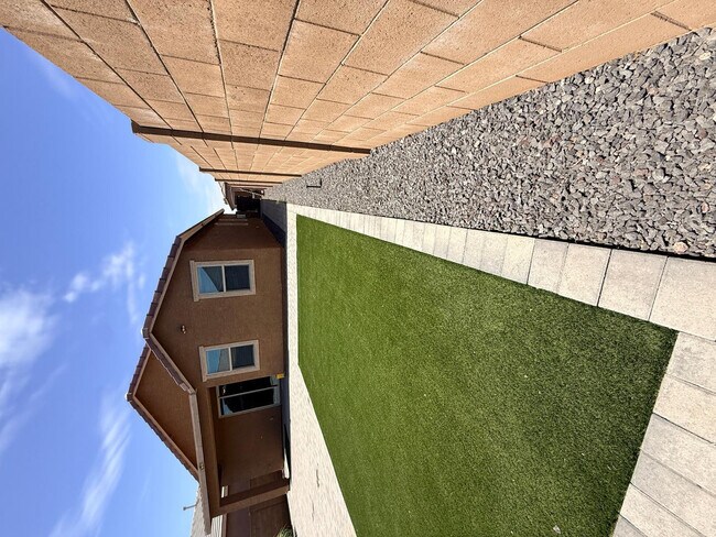 Building Photo - 3807 S 65th Ave