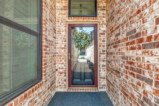 Building Photo - 2105 Norwood Ln