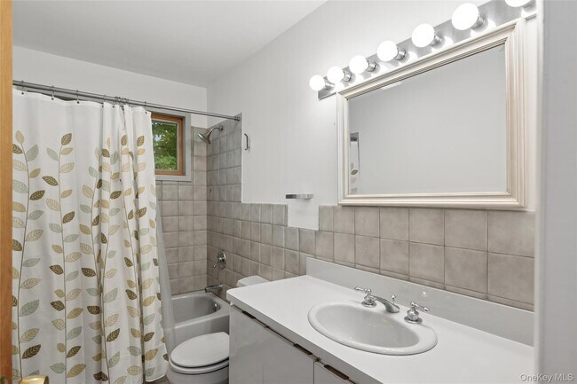 Building Photo - 185 Inlet Ln