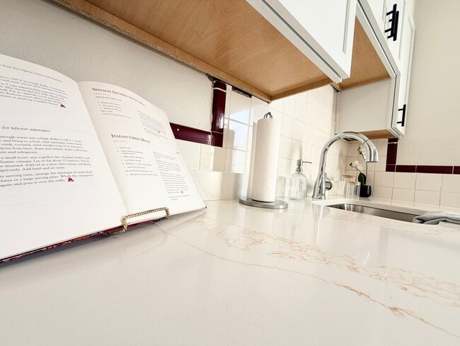 Building Photo - The Pointe at Willmore Park