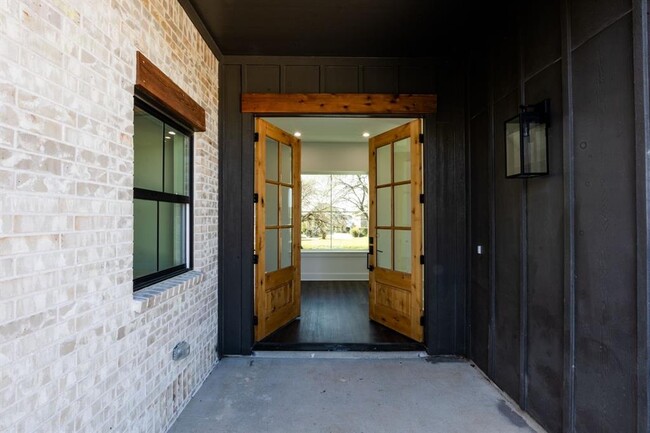 Building Photo - 32 Englewood Ct