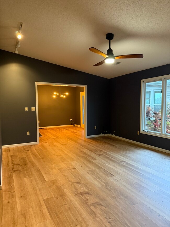 Building Photo - 1109 Chadwick Dr