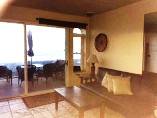 Building Photo - Beach front big duplex. Gustavo Lopez AMSI