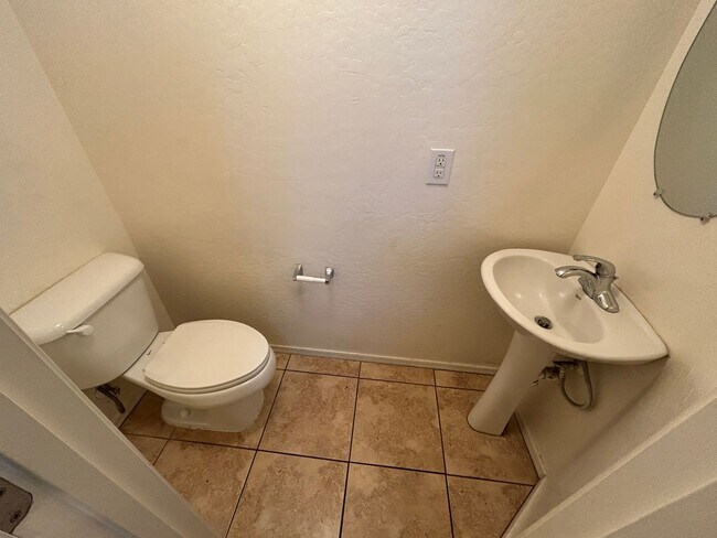 Building Photo - 14072 W Country Gables Dr