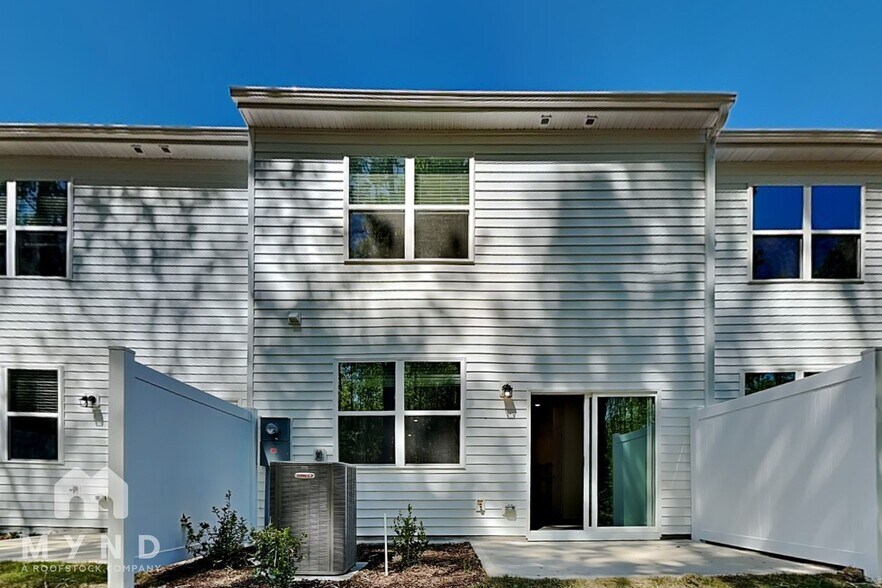 Building Photo - 3003 Fulong Dr