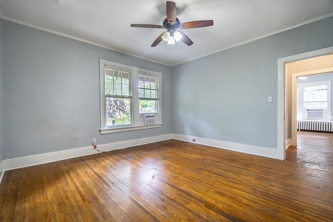 Building Photo - 343 N McLean Blvd