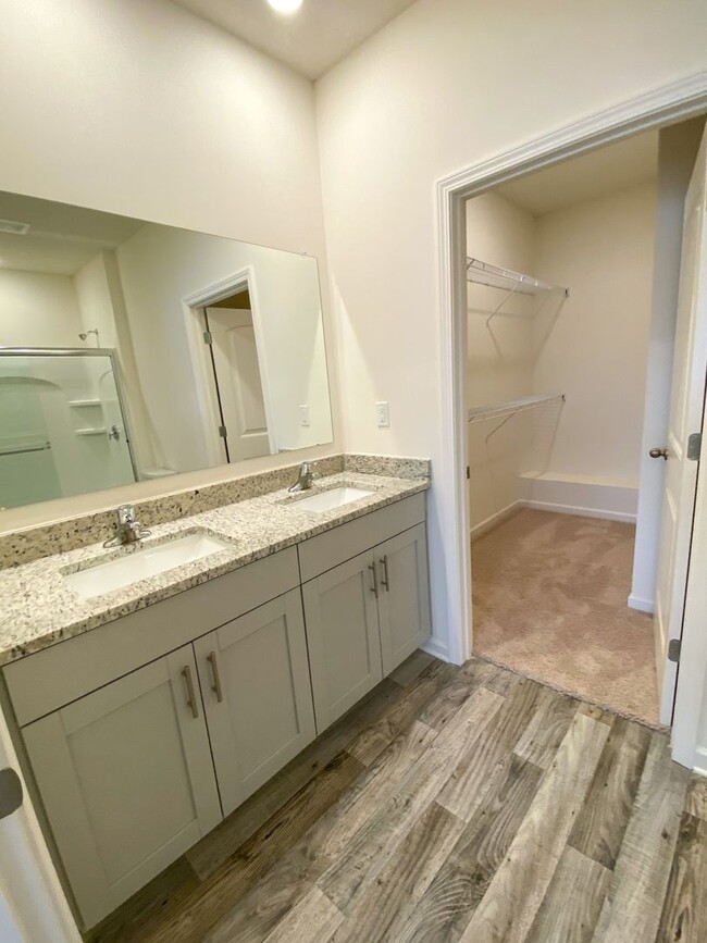 Building Photo - 3 bed 2 bath new construction in 2023 in M...