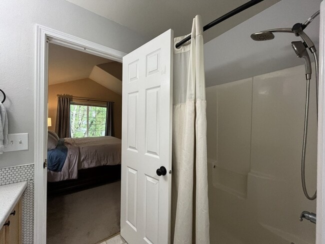 Building Photo - Modern 2 Bedroom + Bonus Room Townhome Near Nike with Dual En Suites, Balcony & Attached Garage