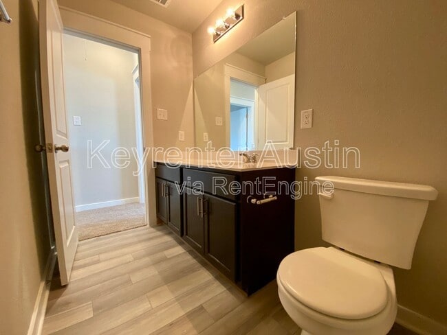Building Photo - 520 Fieldwood Dr