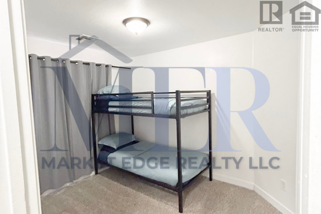 Building Photo - 3Bed/2Bath Furnished Home 2 Car Gar - 19th...