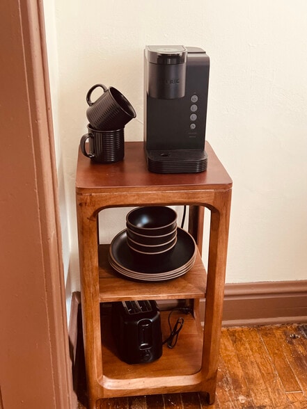 Building Photo - 58 Dickenson St