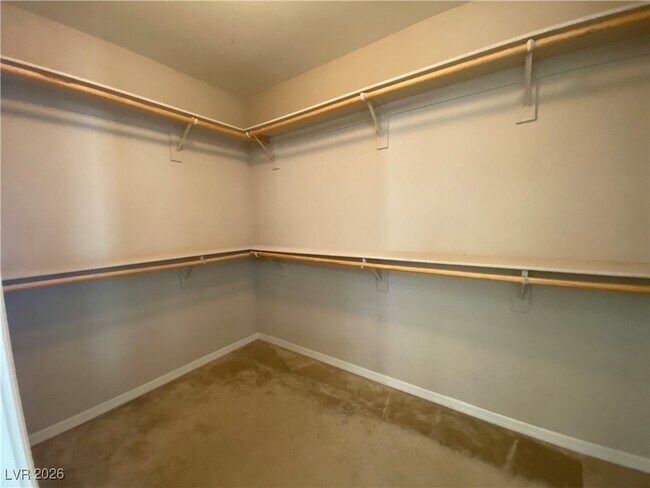 Building Photo - 8033 Ancient Oaks Ave