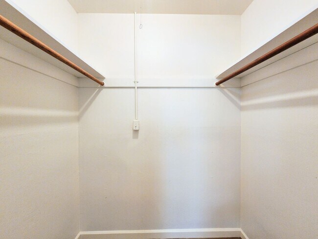 Building Photo - 4442 Yukon Dr